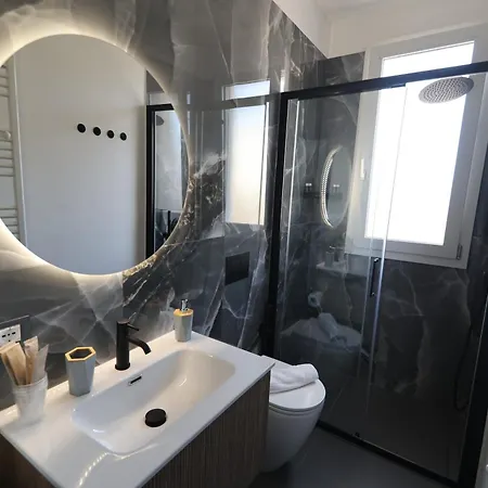 B&suite Le Meraviglie 3* تيراسيني